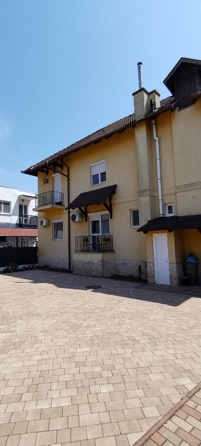 Levendula Apartmanhaz Hajdúszoboszló Dış mekan fotoğraf