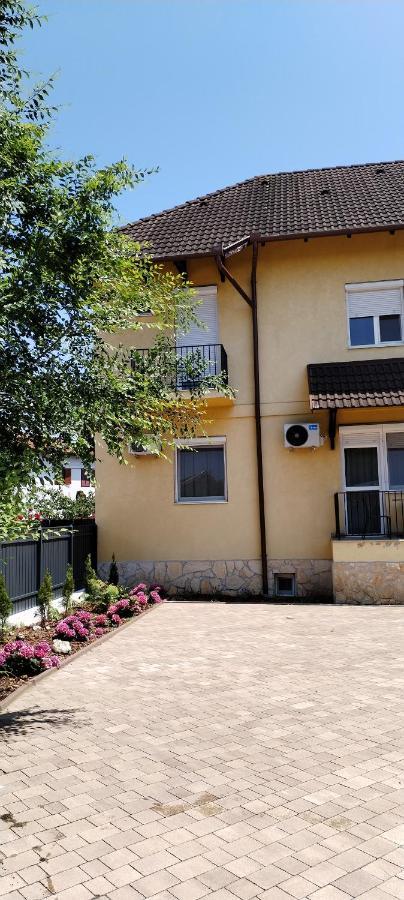 Levendula Apartmanhaz Hajdúszoboszló Dış mekan fotoğraf